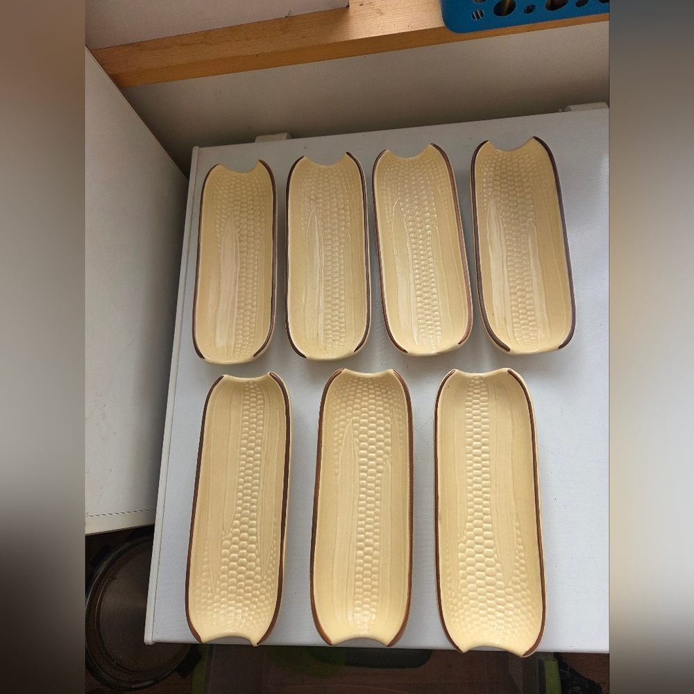 Pfaltzgraff Village Corn-on-the-Cob Holders Trays Lot of 7